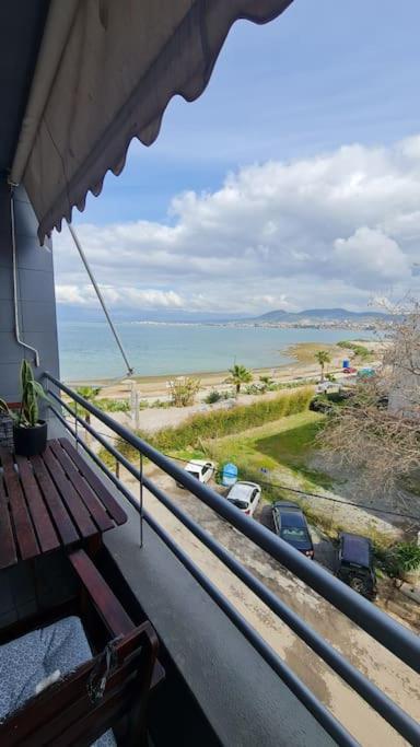 Seaside Apartment - Charlie'S House Chalkida Exterior photo